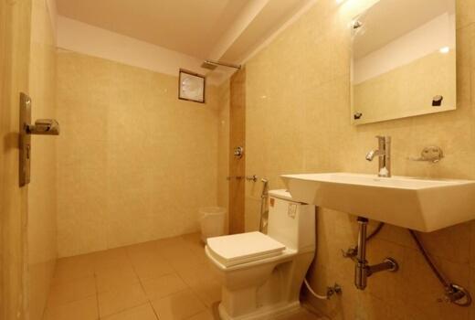 Hotel Plazzo New Delhi Bagian luar foto